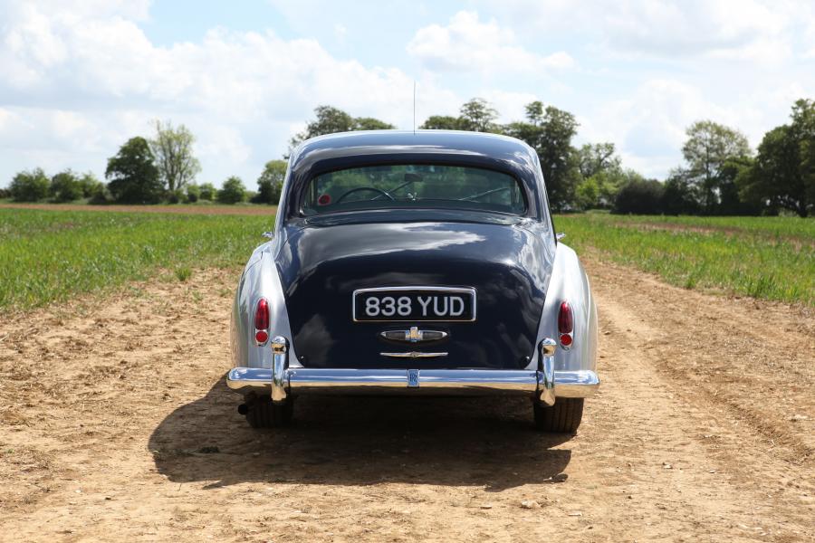  Rolls-Royce Silver Cloud LWB Saloon 1959 года  (фото 13 из 21)